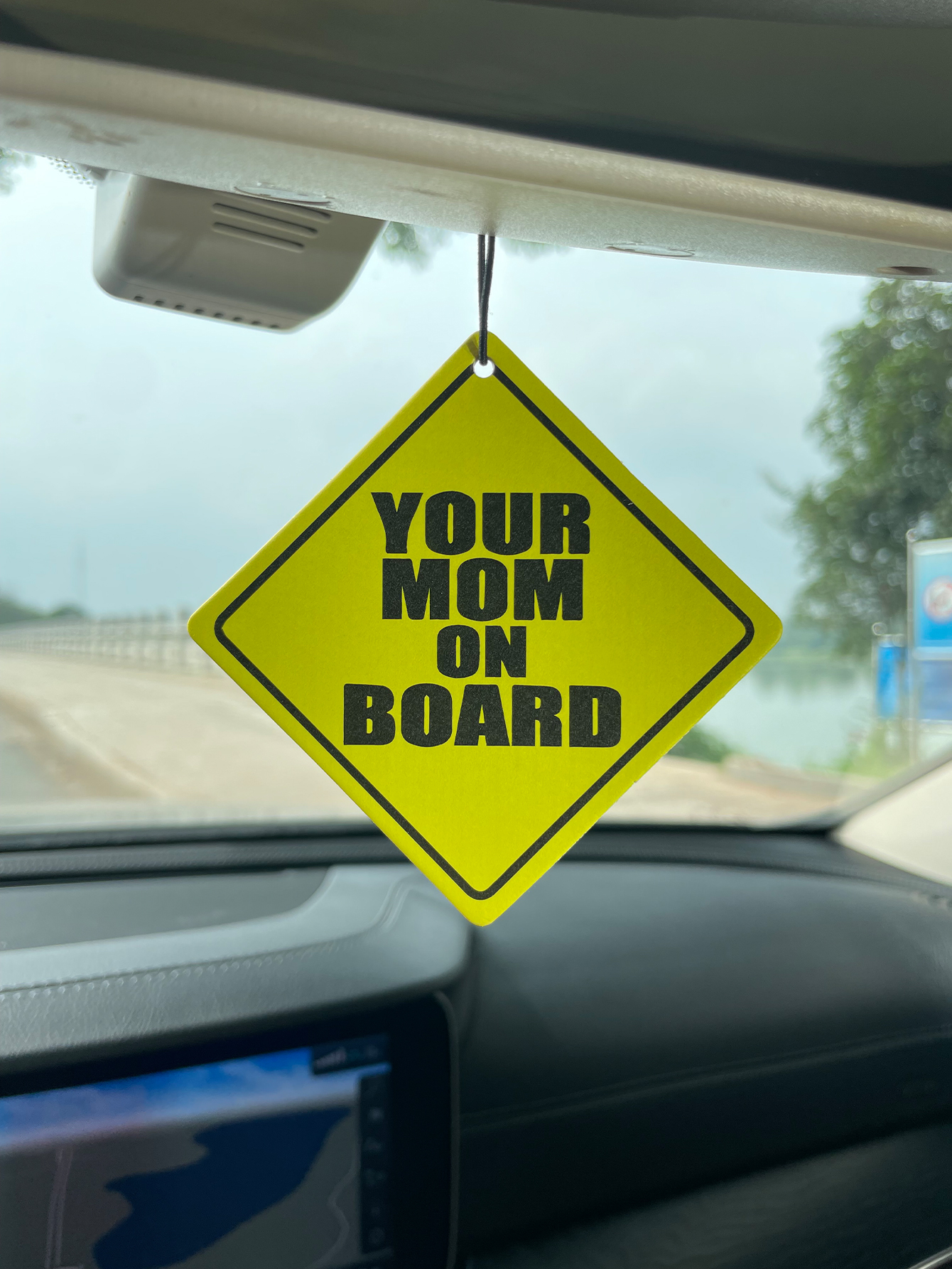 Your Mom on Boar/Hilton Fresh  - Bathroom Home Essentials Store のレビューと価格