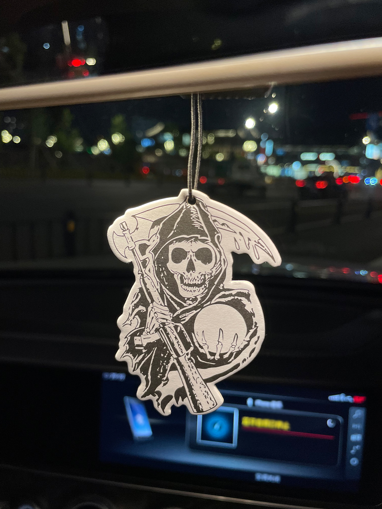Skull, Hilton Fresh Scent Five - Bathroom Home Essentials Store のレビューと価格