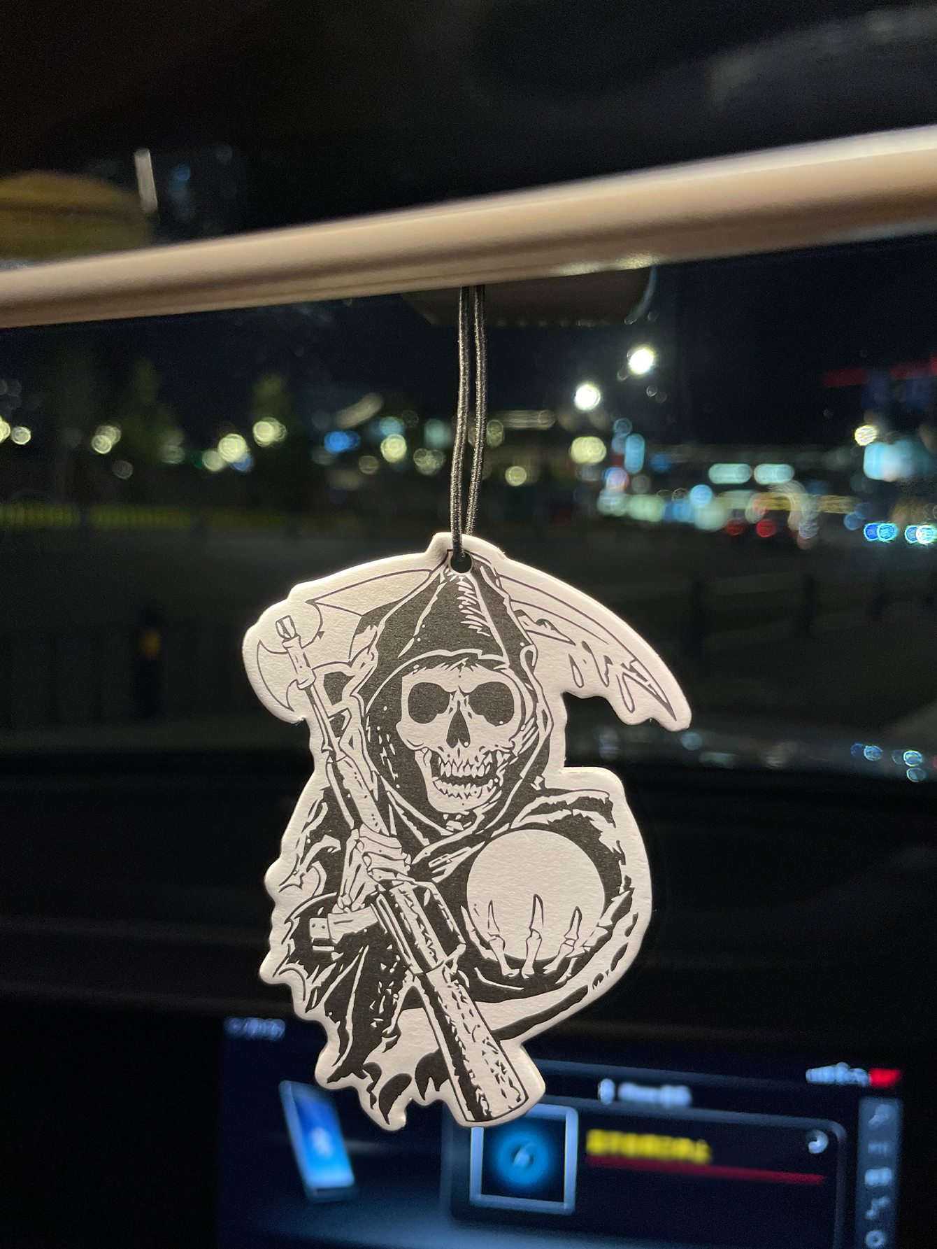 Skull, Hilton Fresh Scent Five - Bathroom Home Essentials Store のレビューと価格