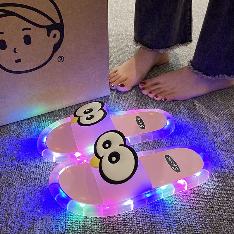 Funny Big Eyes Luminous Slide  - Home Outdoor Bathroom のレビューと価格