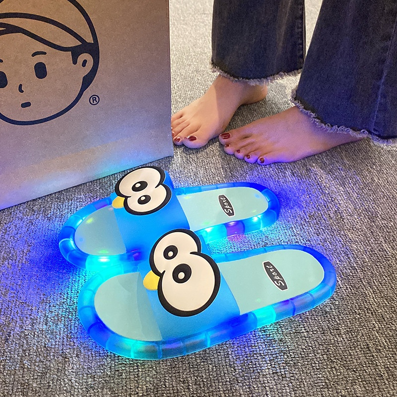 Funny Big Eyes Luminous Slide  - Home Outdoor Bathroom のレビューと価格